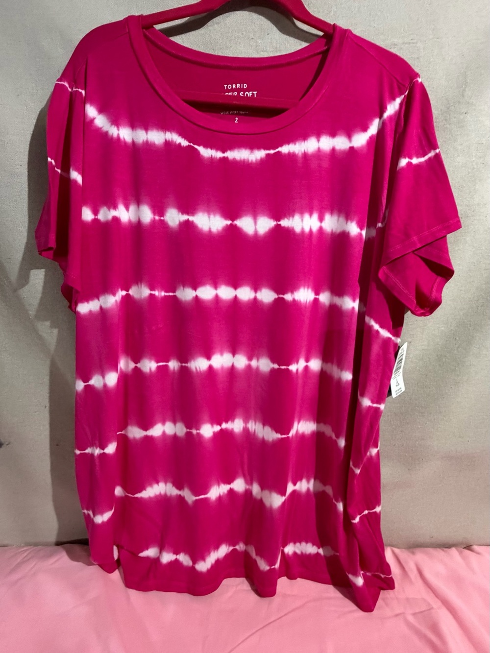 torrid women Hot Pink and White Tie-Dye Short Sleeve Tee